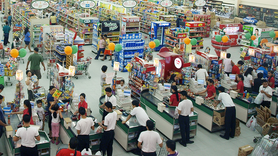 crowded storefront fears consumers
